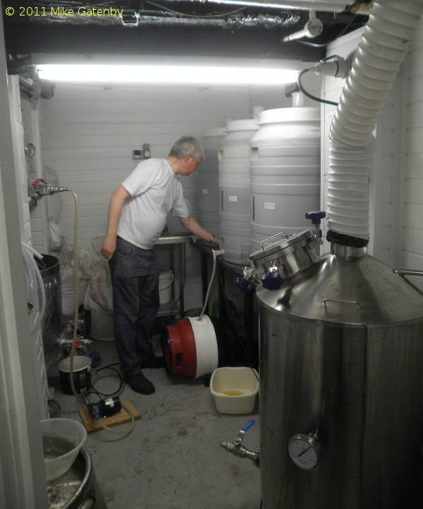 A picture of the brewing plant of Pied Bull Brewery
